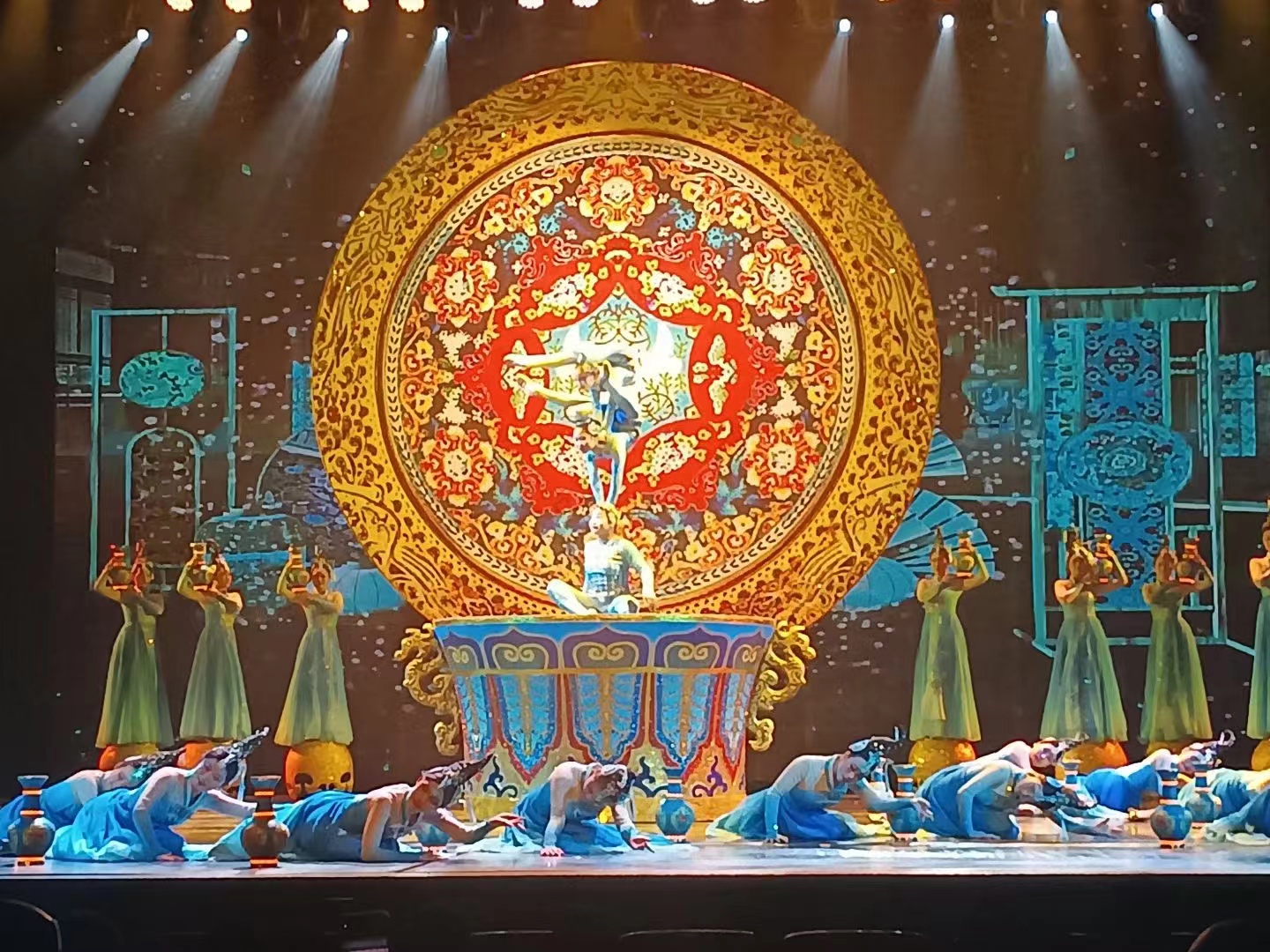 Red Theatre Beijing Acrobatic Show